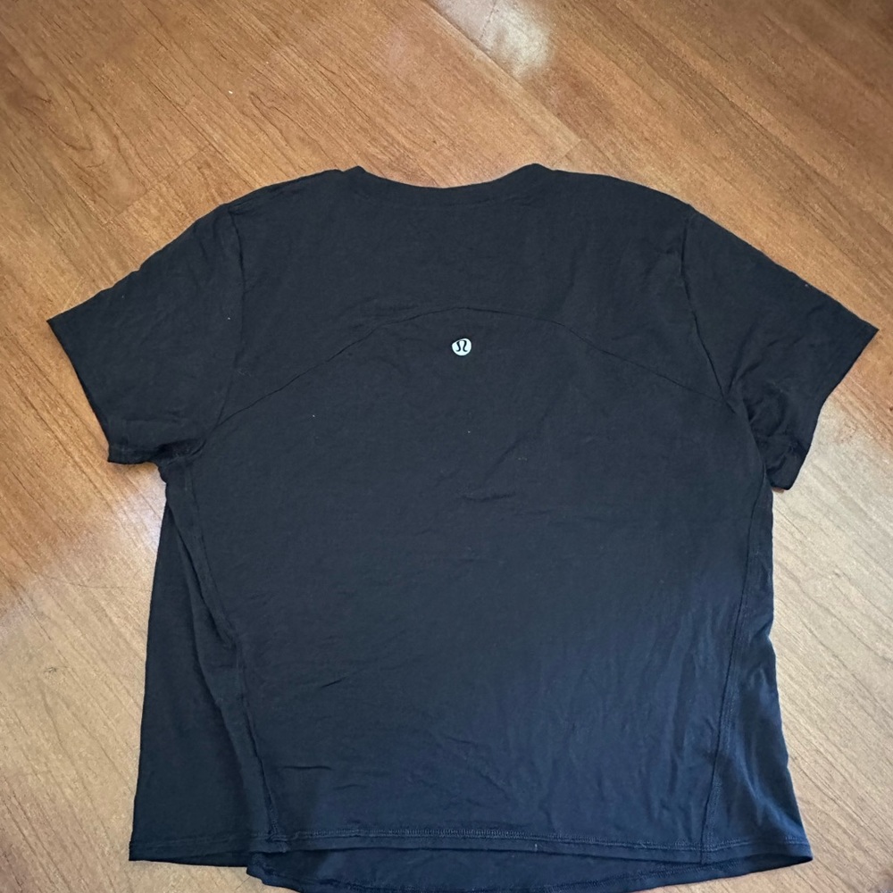 Lululemon top - Picture 3 of 3